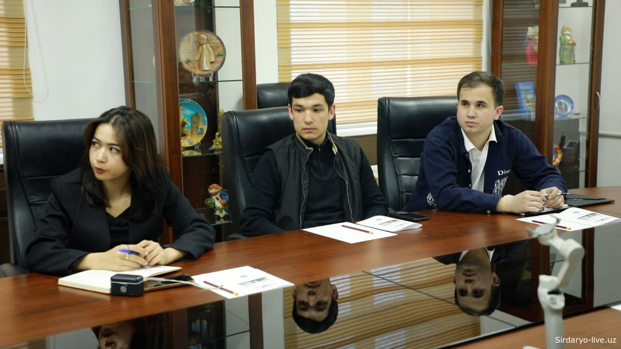 Сирдарё вилояти божхона бошқармасида очиқлик ва шаффофлик масалаларига бағишланган матбуот анжумани ўтказилди